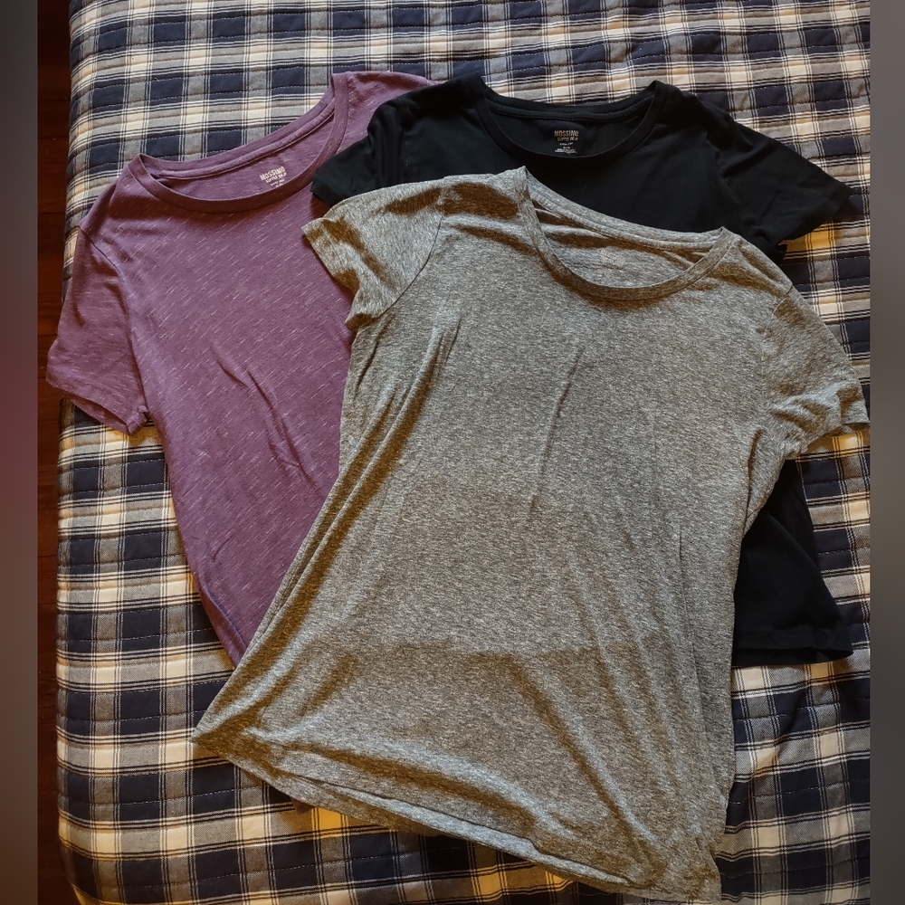 3 pack Mossimo Supply Co. T shirts